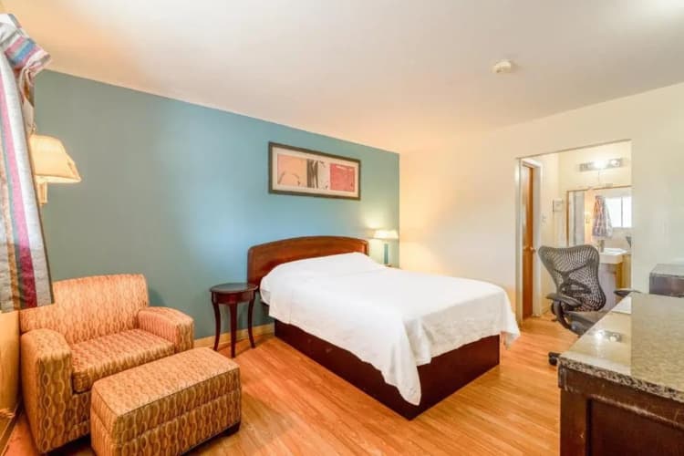 American Inn 3