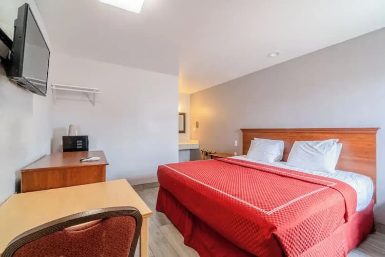 OYO Budget Inn Falfurrias Hwy 281 5