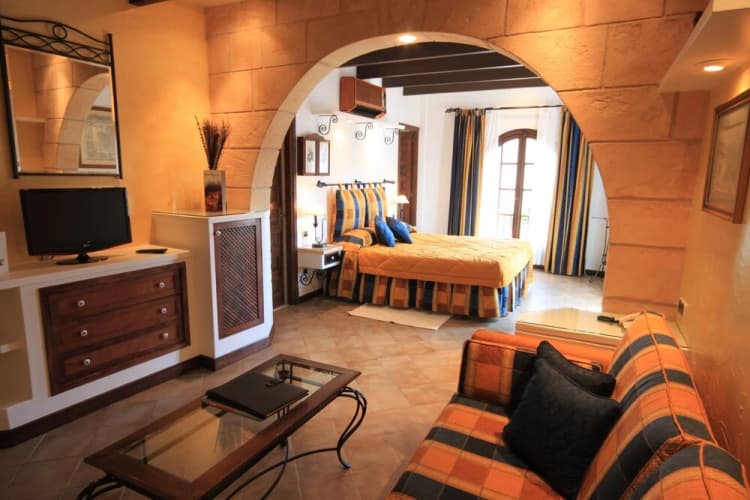 Petit Hotel Restaurante Ses Rotges - Adults Only 5