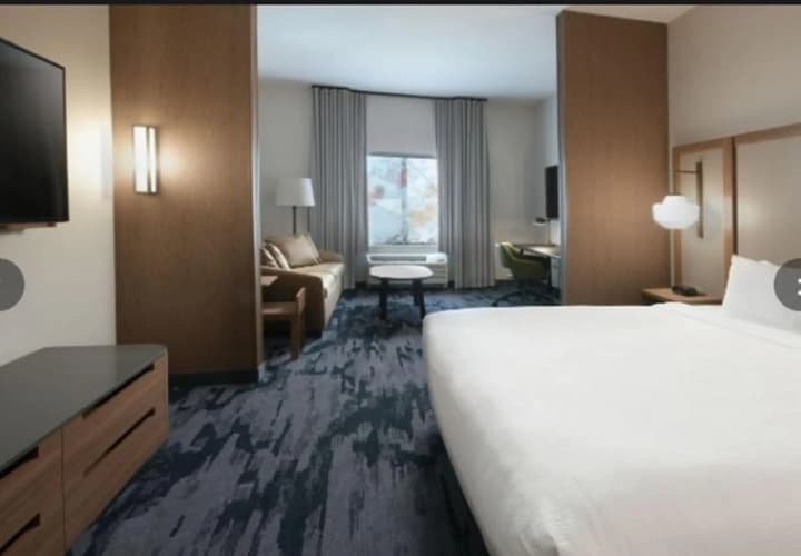 Fairfield Inn & Suites Dallas East 4