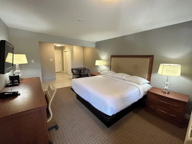 Hillside Inn 3