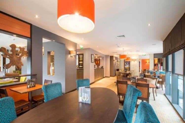 Premier Inn Manchester City Centre West Hotel 4