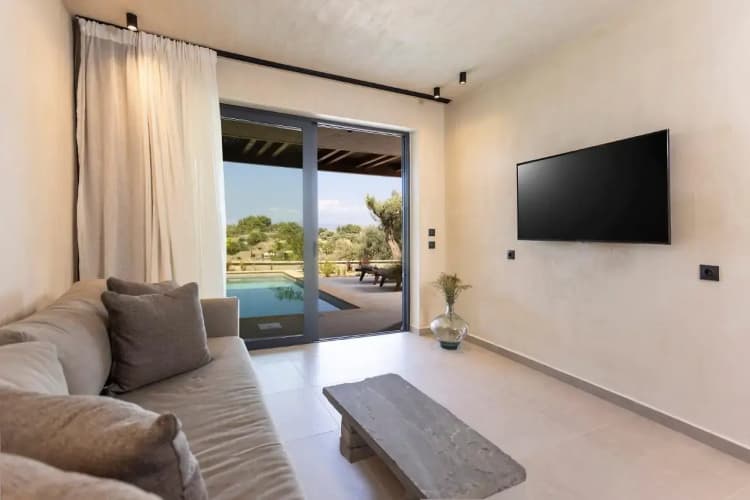 Pnoes Luxury Suites 5