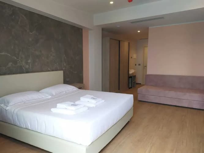 Byron Hotel 2