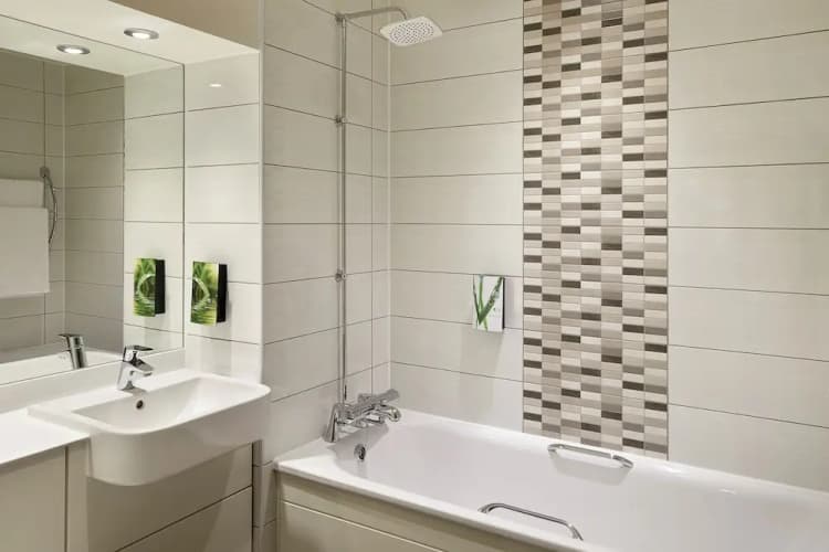 Premier Inn Edinburgh City Centre (Waverley) Hotel 4