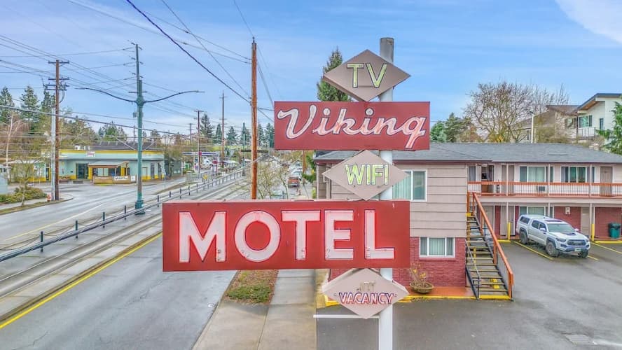 Viking Motel main
