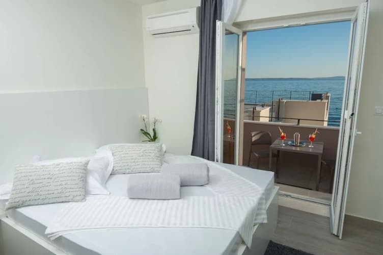 Seaside Luxury Suites 3