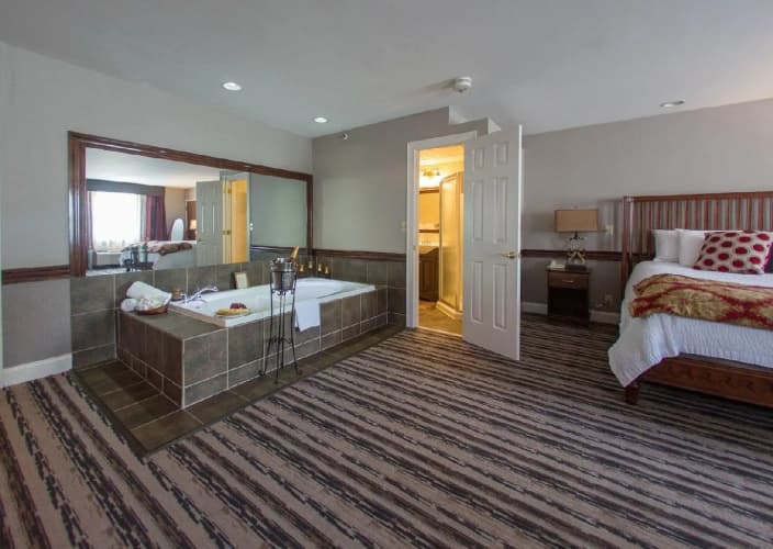 The Colonial Hotel 4