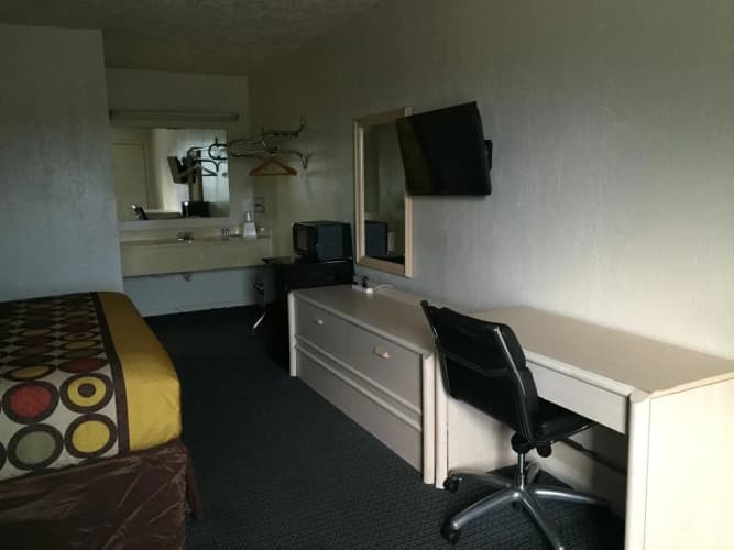 Travel Inn Eutaw 4