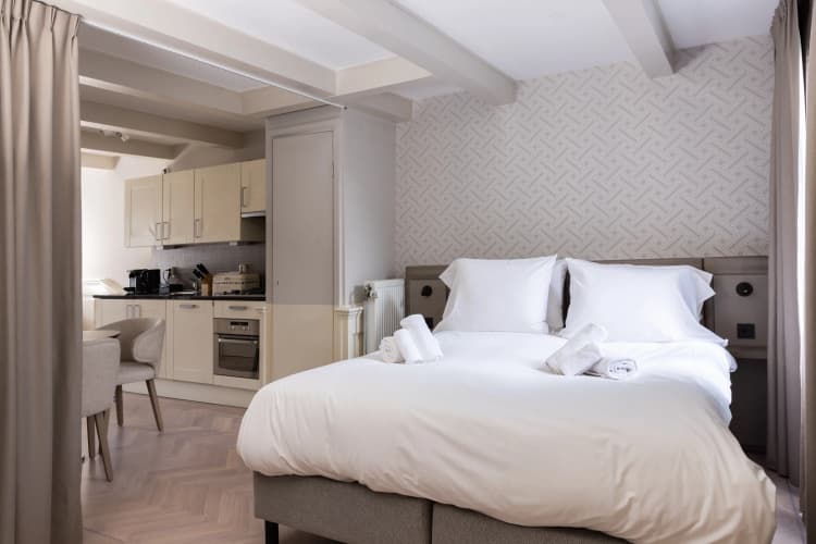 Amsterdam Canal Suites 5