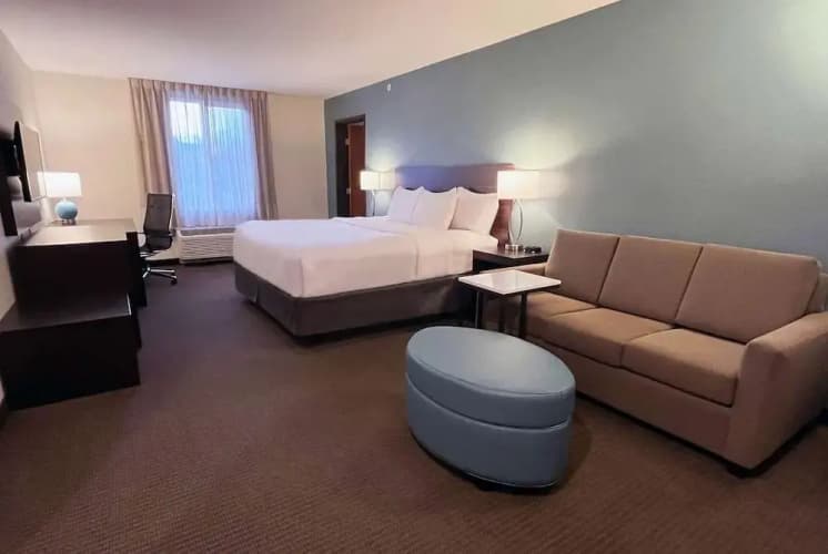 La Quinta Inn & Suites by Wyndham Wenatchee 4