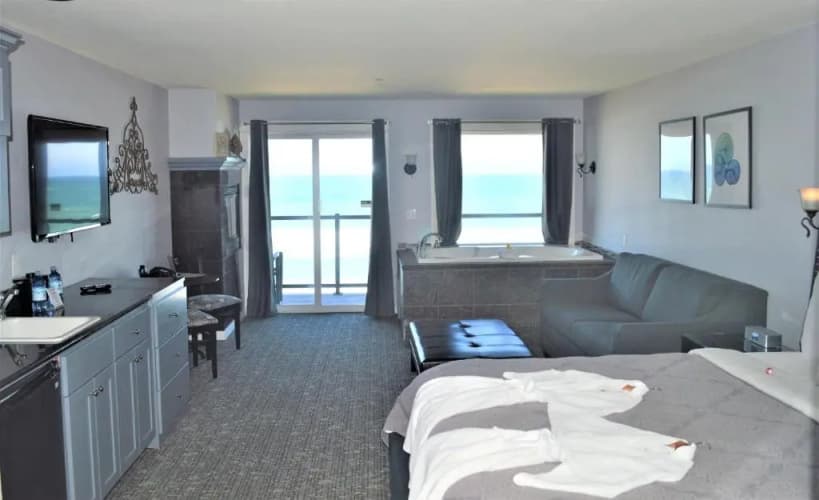 Starfish Manor Oceanfront Hotel 4