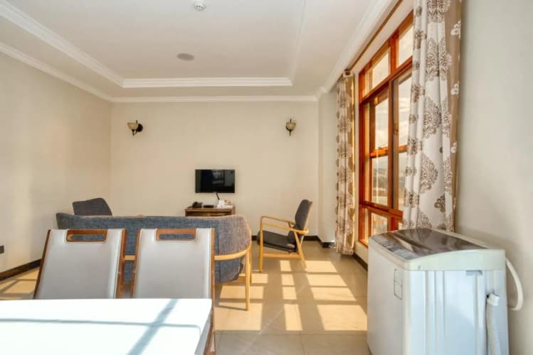 Kibo Palace Apartments 4