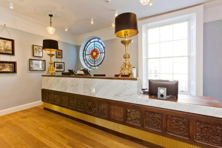 Keavan's Port Hotel 2
