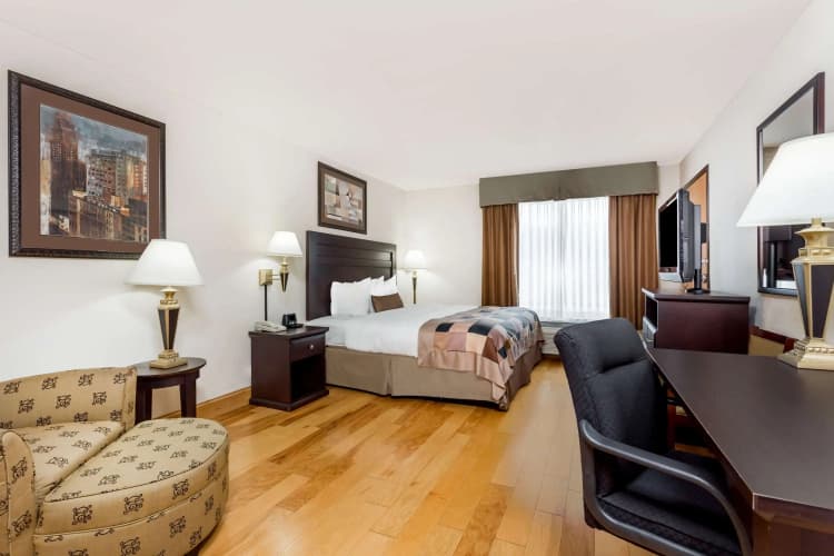 Wingate by Wyndham LaGrange 4