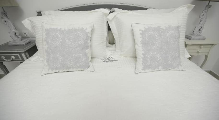The White Suites 4