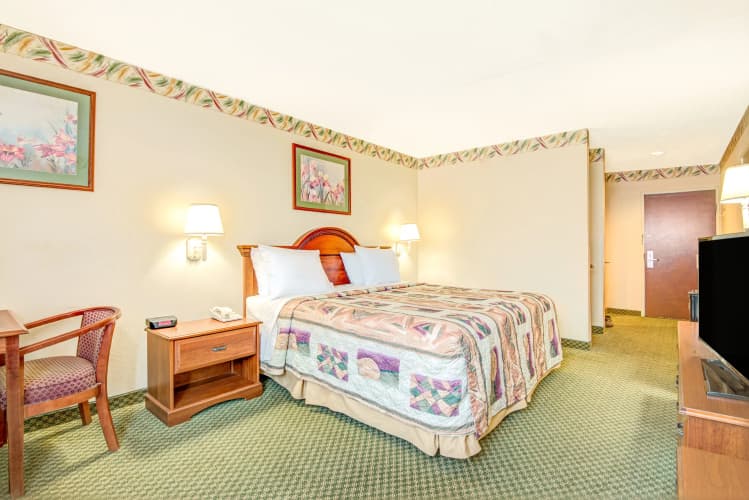 Super 8 by Wyndham Strongsville/Cleveland 5