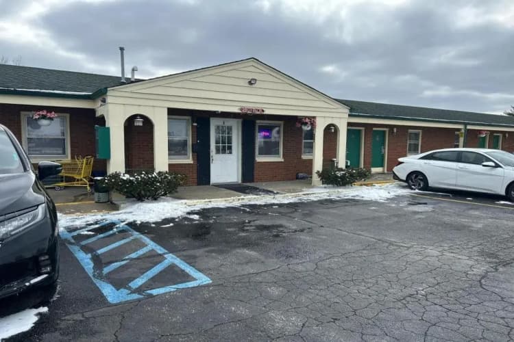 Hillcrest Motel by Oyo Aurora near Lawrenceburg 2