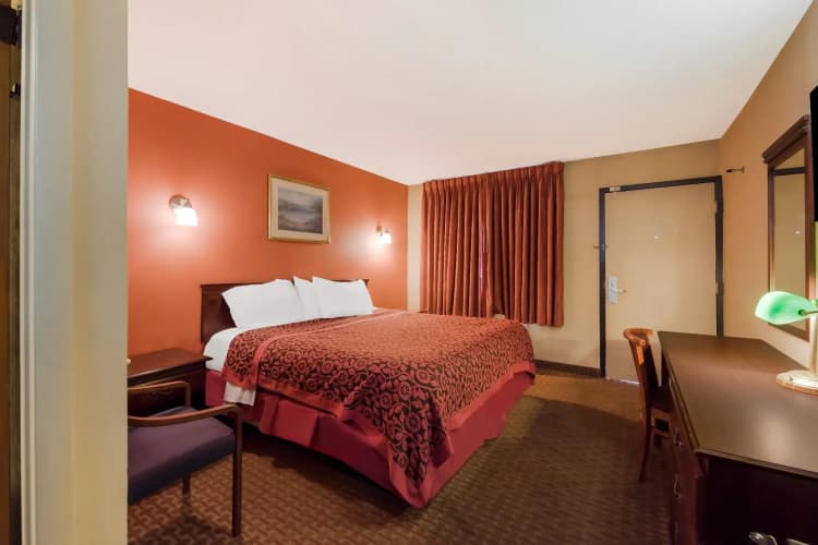 Red Carpet Inn Newark Area 5