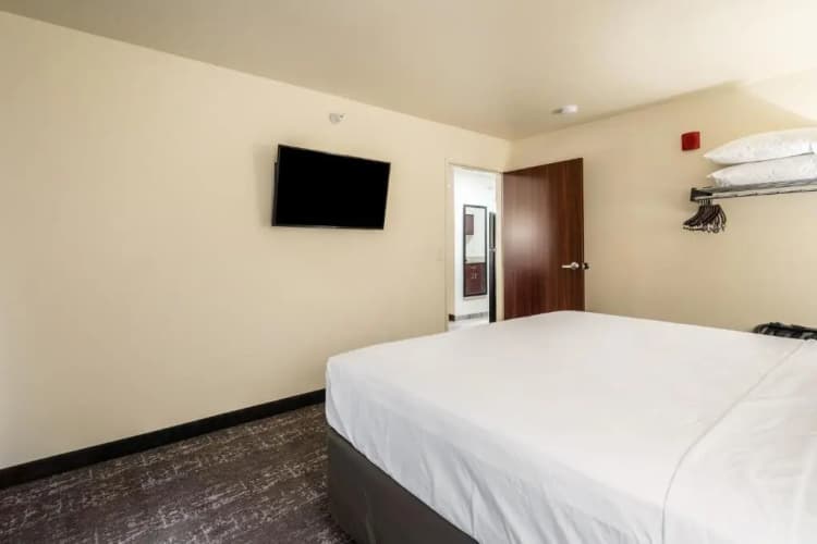 Cobblestone Inn & Suites - Pine Bluffs 5