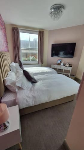 The Griffin Belle Hotel 2