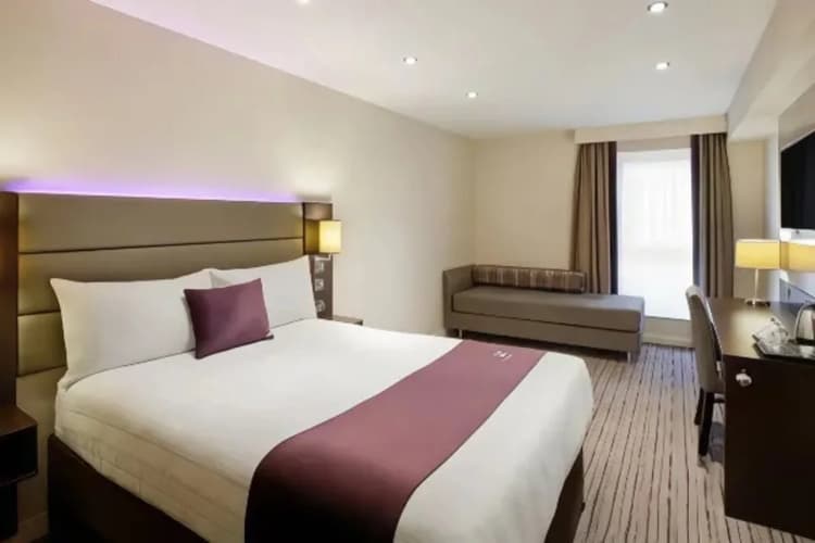 Premier Inn Horsham 4