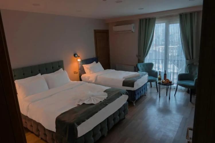 Loss Hotel 5