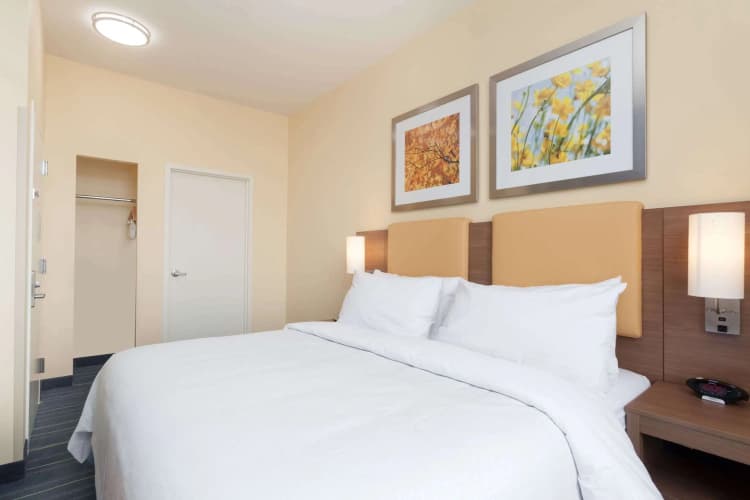 Days Inn By Wyndham Brooklyn Crown Heights 5