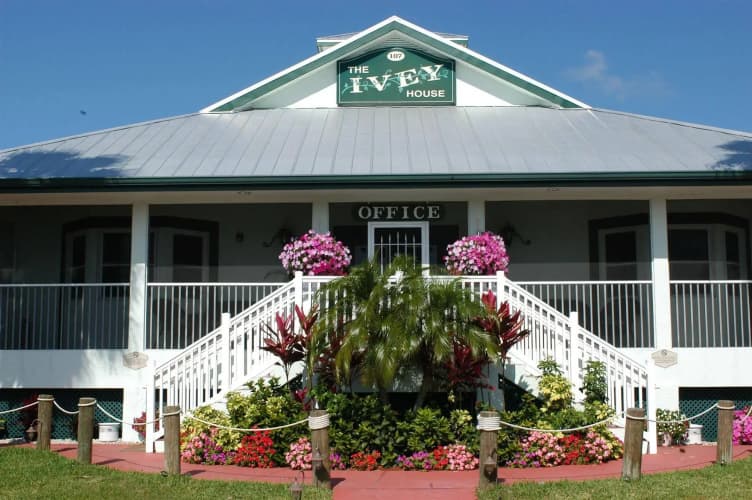 Ivey House Everglades Adventures Hotel main