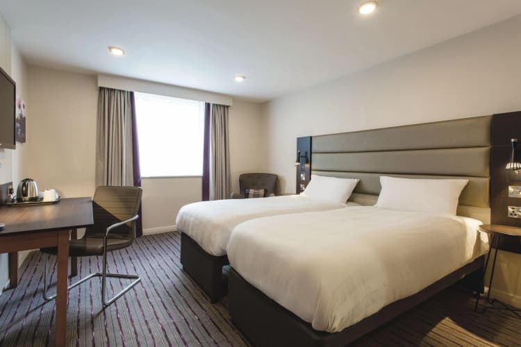 Premier Inn Edinburgh Airport (Newbridge) Hotel 3