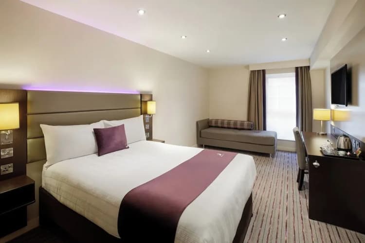 Premier Inn Huntingdon A1/A14 3