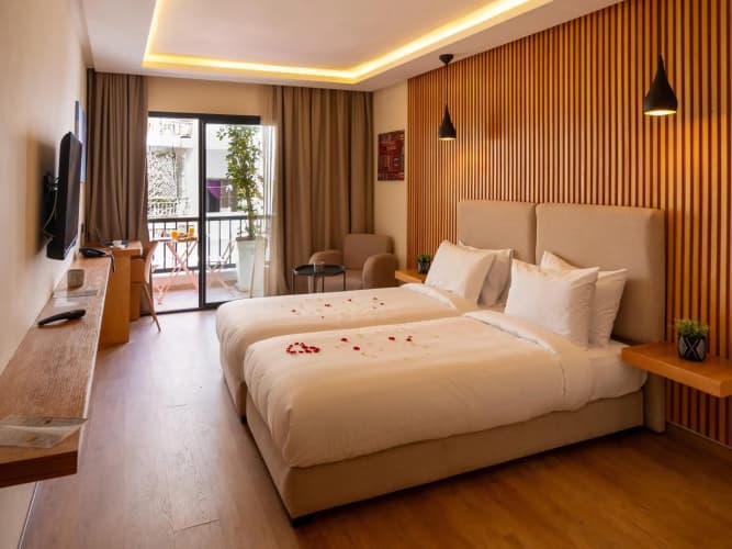 Hotel Unico Maarif 5