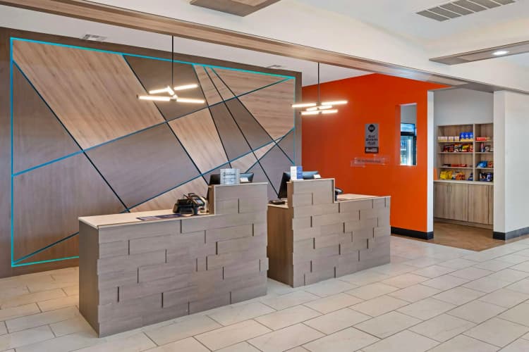 Best Western Plus Executive Residency Carlsbad Hot 3
