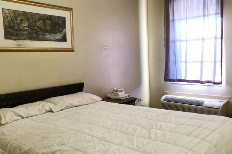 Cole Manor Motel By OYO Love Field Market Center 3