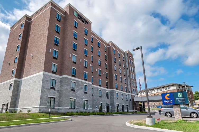 Comfort Suites main