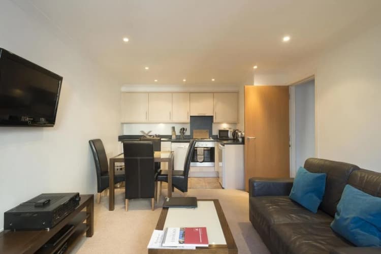 Fountain Court Apartments - Grove Executive 2