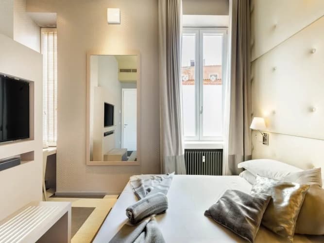 Private Luxury Suite 5