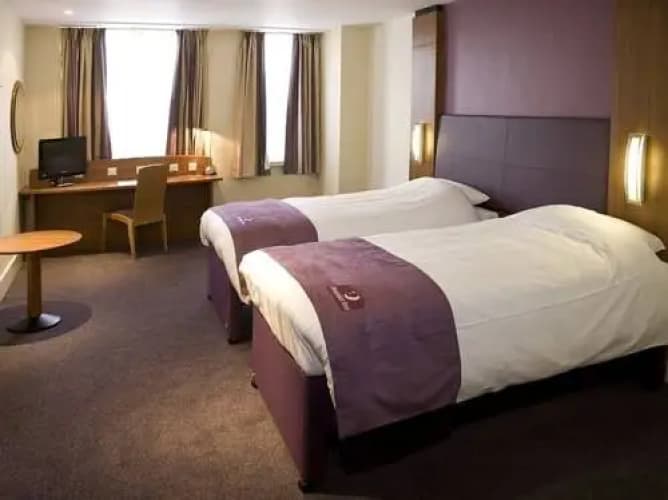 Premier Inn Manchester Central 4