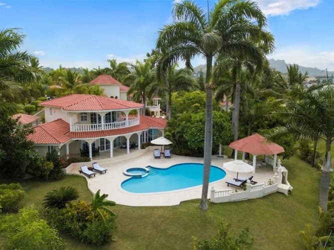 Crown Villas 4 Bdrm 2