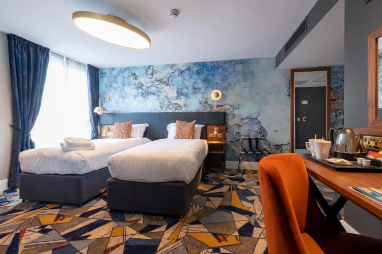 Keavan's Port Hotel 4