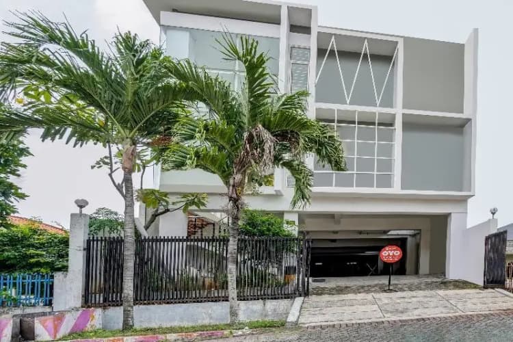 Rumah Kost Metroliving By Oyo main