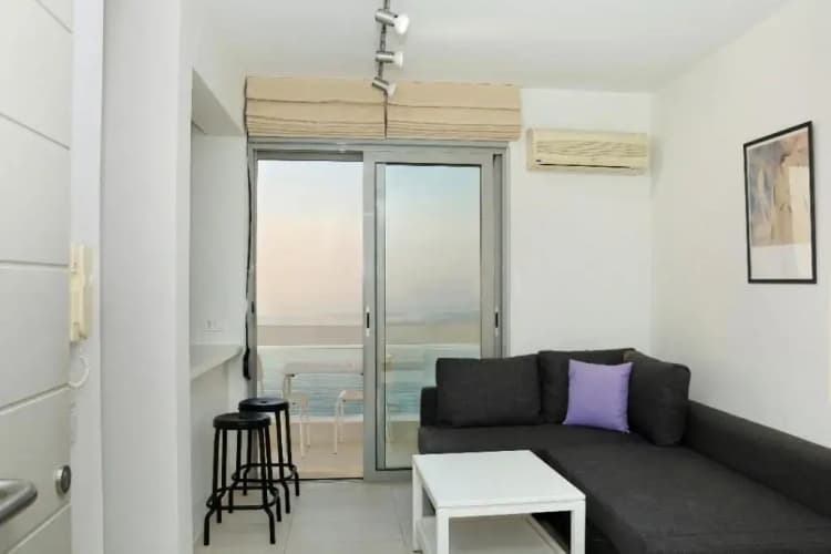Vivian Art Apartments 3