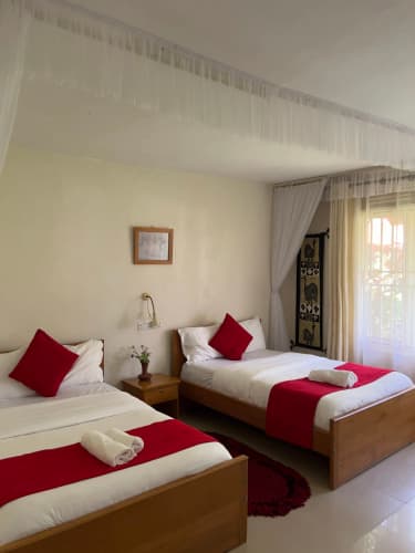 Sunset hotel Entebbe 3