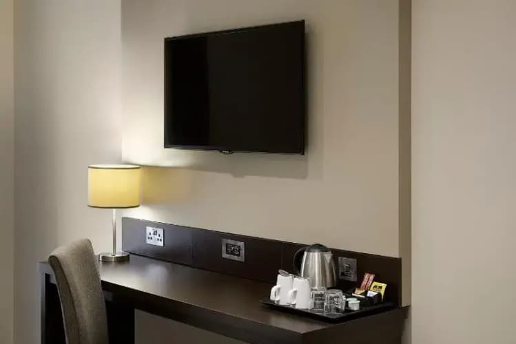 Premier Inn Addlestone 5