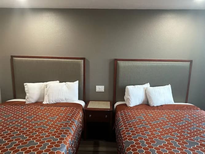 Royal Motel Tracy Llc 2
