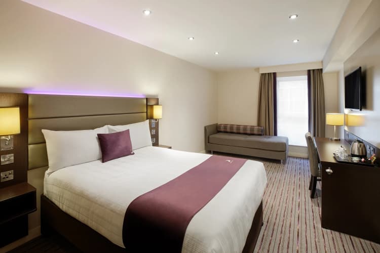 Premier Inn  Leicester Central (A50) 4