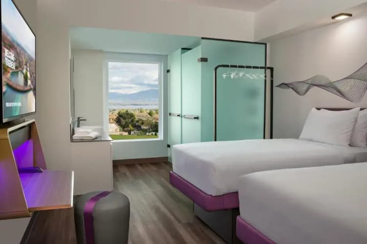 Yotel Geneva Lake 4