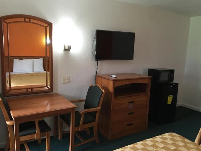 Economy Inn 5