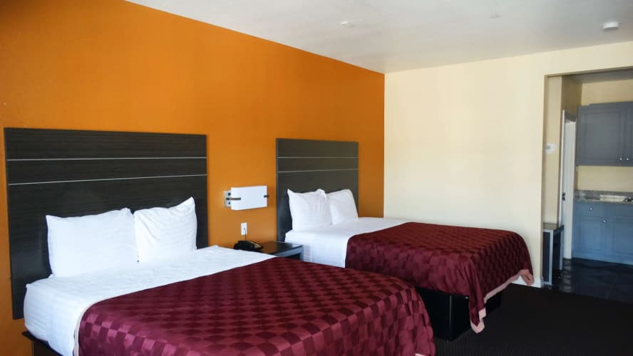 America's Inns & Suites Willowbrook 3
