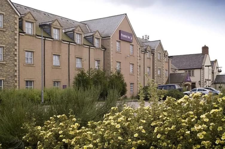 Premier Inn Aberdeen (Westhill) 2